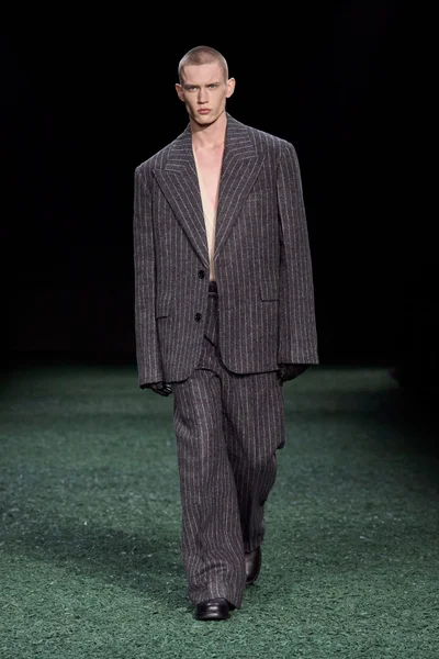 Look 35